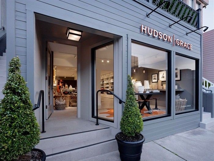 بازسازی ویترین مغازه