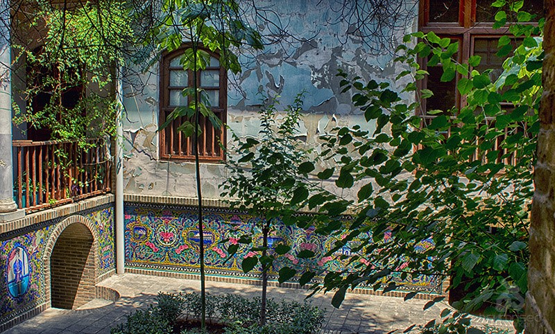 خانه صادق هدایت